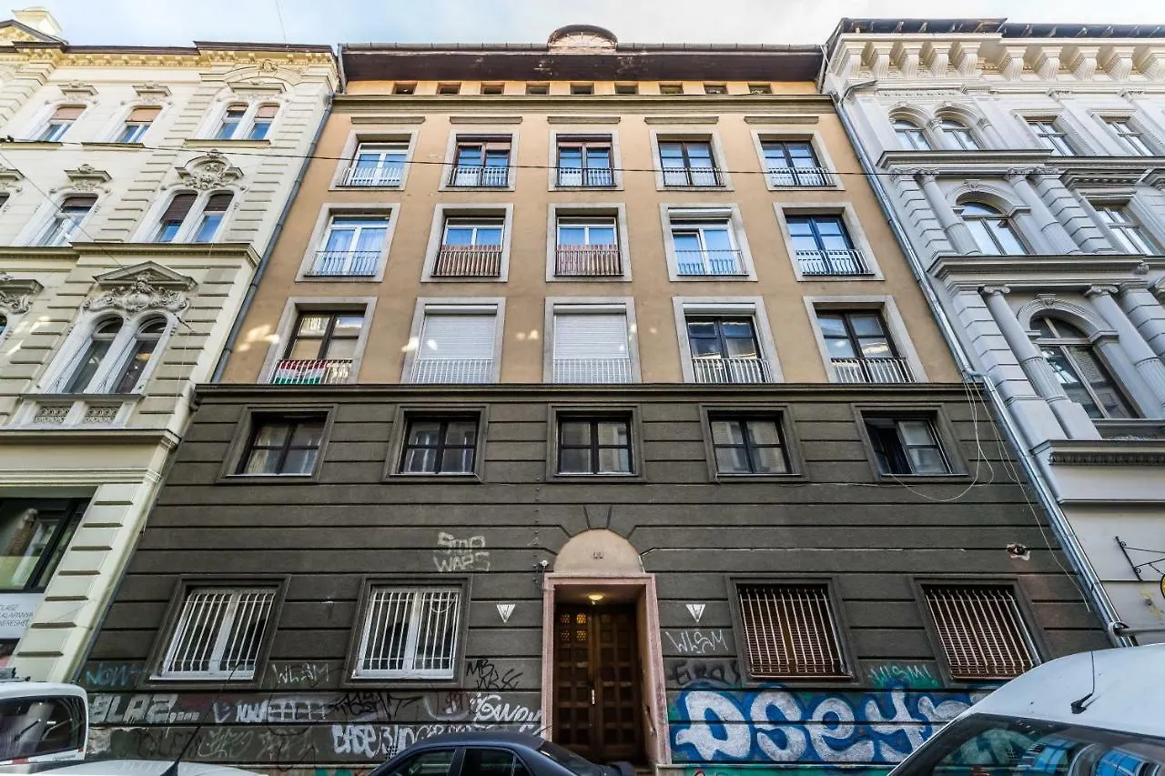 Bpr Emerald City Apartment Budapest 0*,