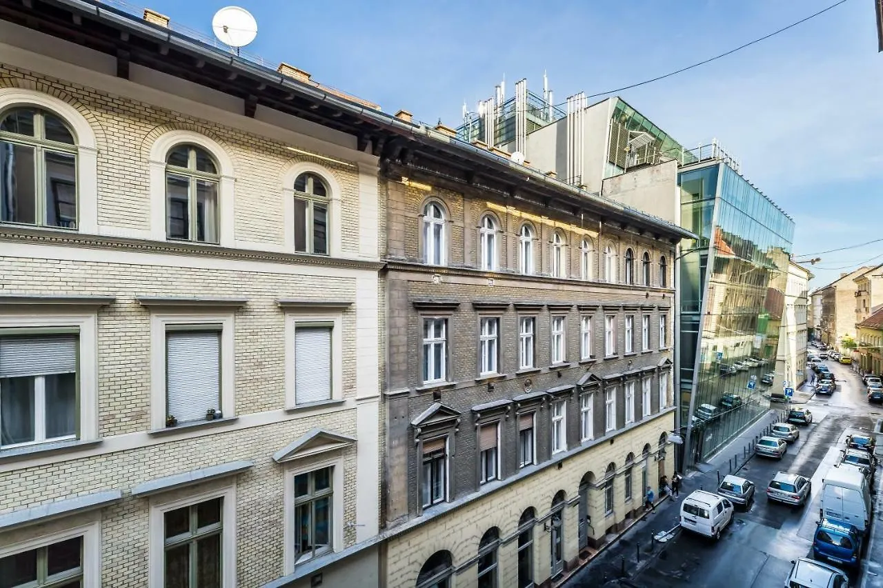 Bpr Emerald City Apartment Budapest
